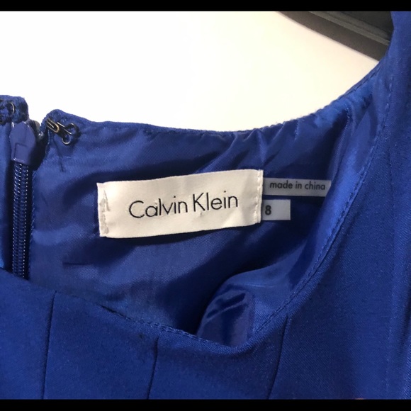 Beautiful dress - Picture 2 of 4